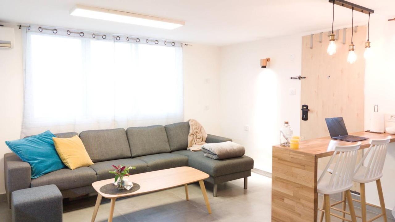 Primrose Boutique Apartment Ashdod Esterno foto